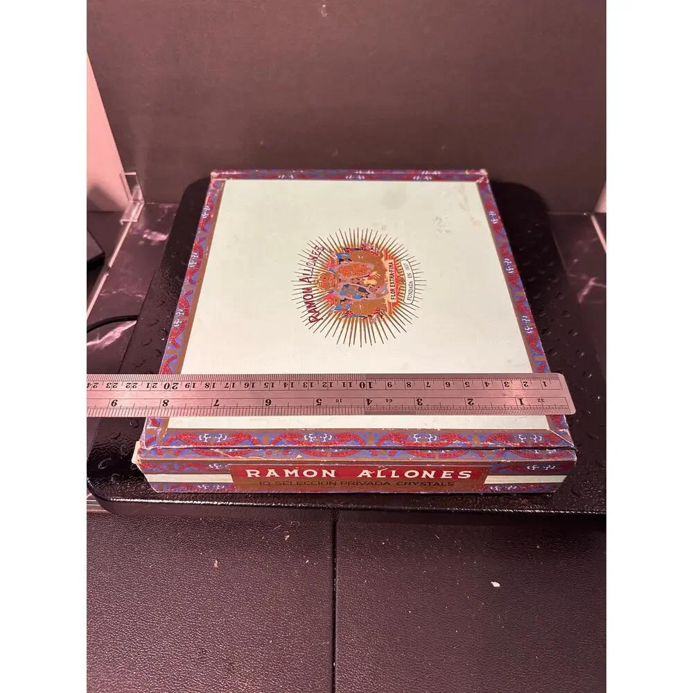 Ramon Allones Flor Extra-Fina cigar box